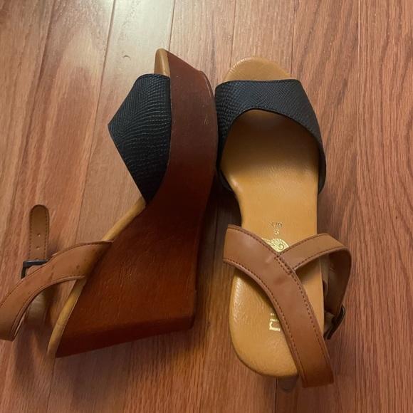 Wedges - Picture 2 of 2